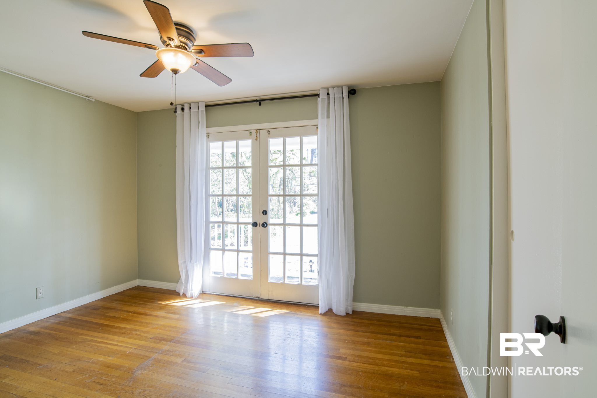 133 Pineridge Road Daphne, AL 36526 - Photo 7 of 31 Bedroom 3