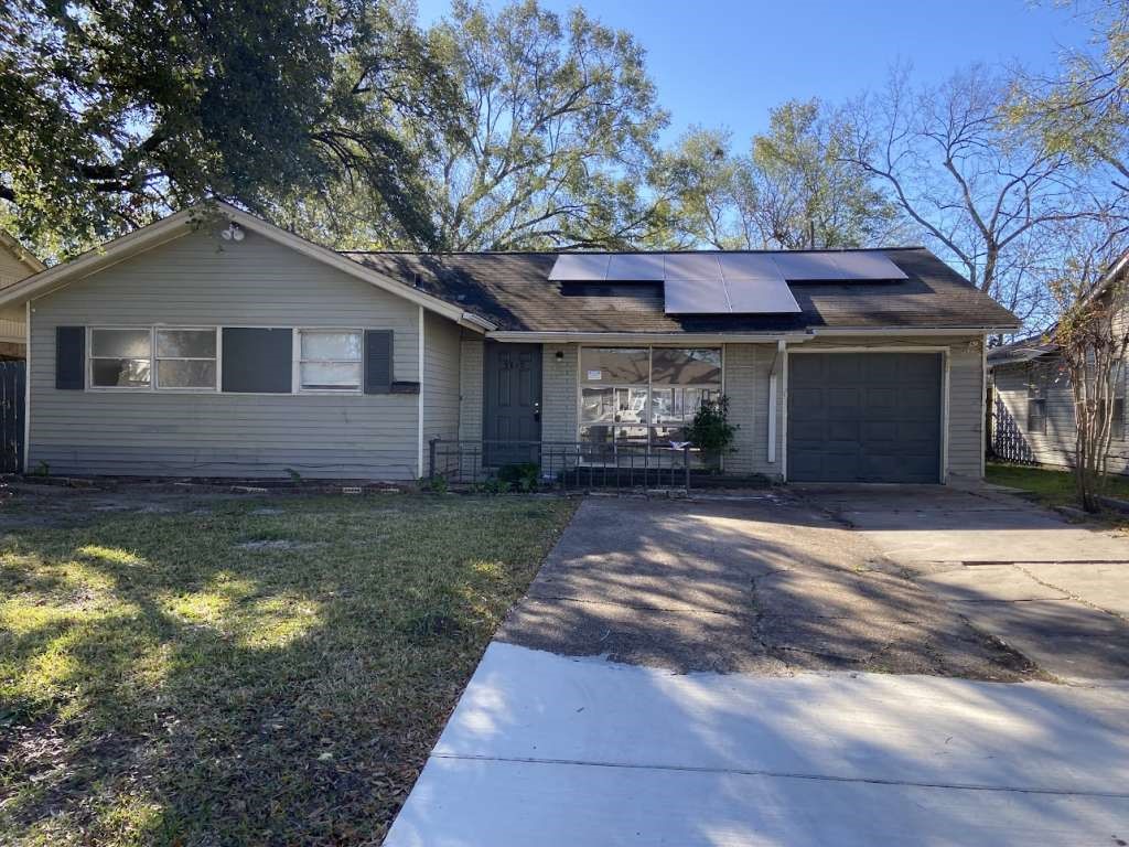 5810 Belmark Street Houston, TX 77033 - Photo 1 of 9