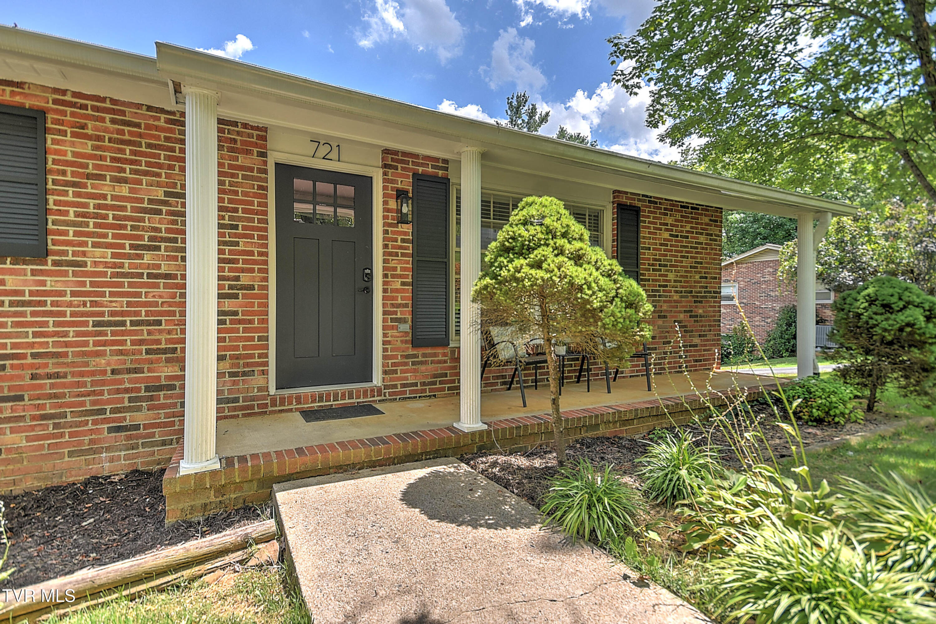 721 Foothills Road Kingsport, TN 37663 - Photo 3 of 44 721 Foothills CP-4