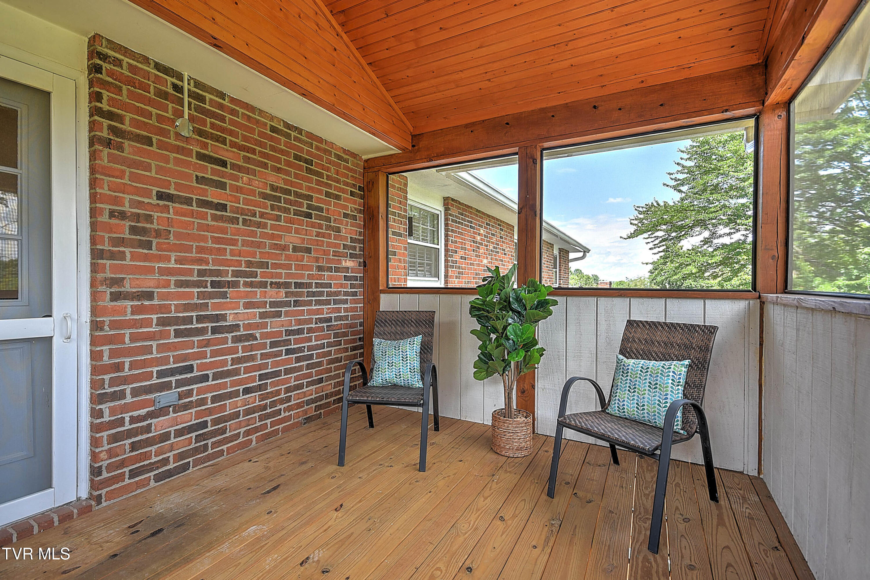 721 Foothills Road Kingsport, TN 37663 - Photo 36 of 44 721 Foothills CP-37