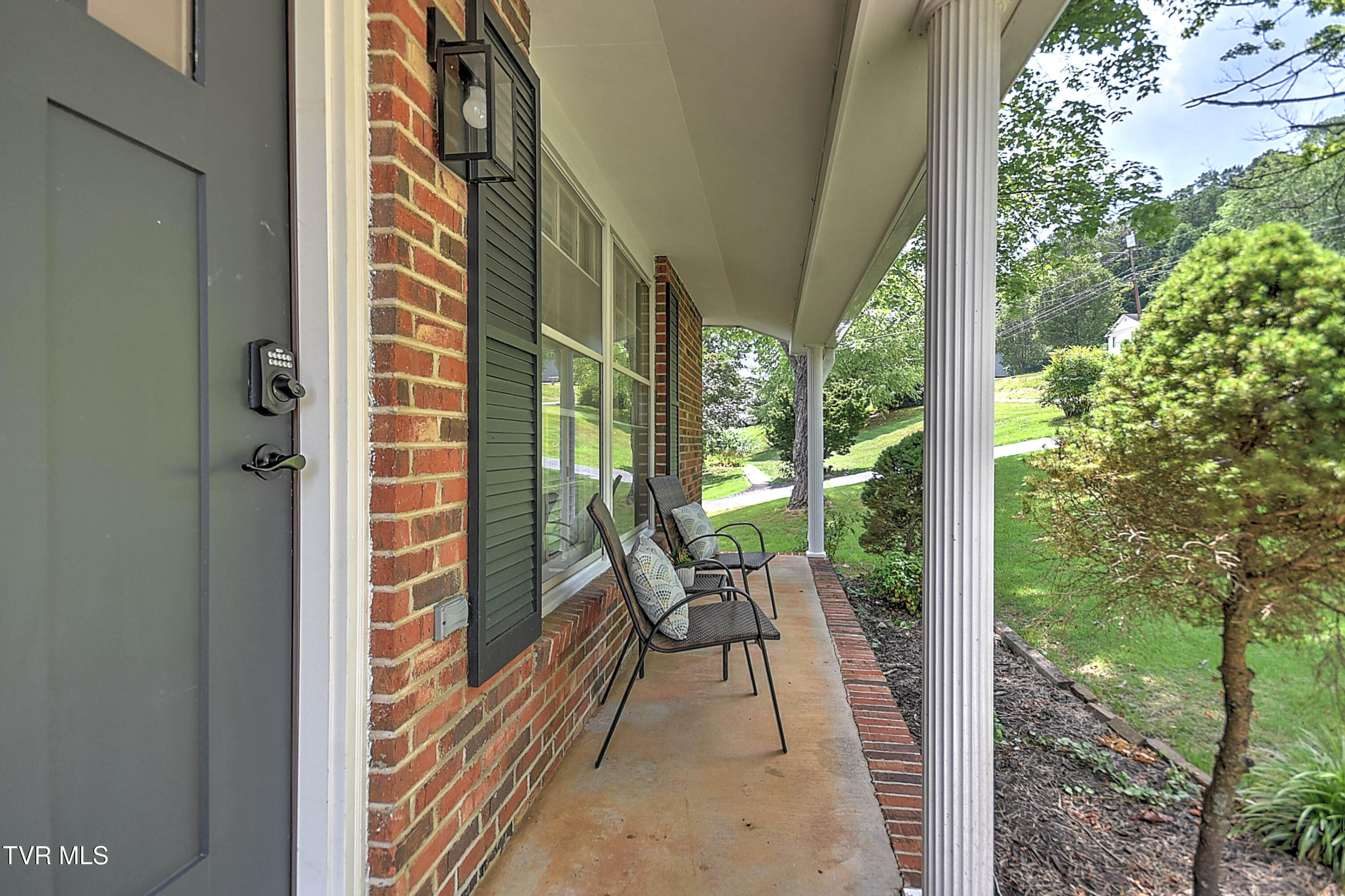 721 Foothills Road Kingsport, TN 37663 - Photo 4 of 44 721 Foothills CP-5