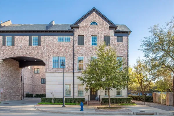 $749,800 | 4116 Runyon Road, Addison, TX 75001