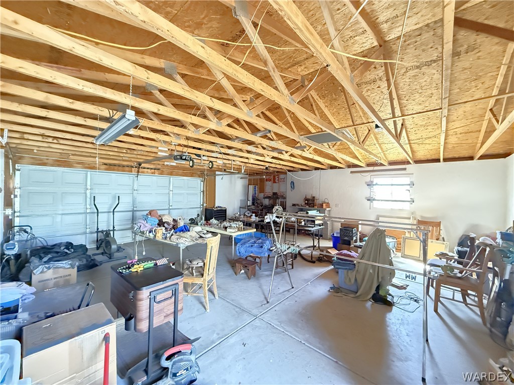 3661 Gila Road Golden Valley, AZ 86413 - Photo 31 of 39 Garage