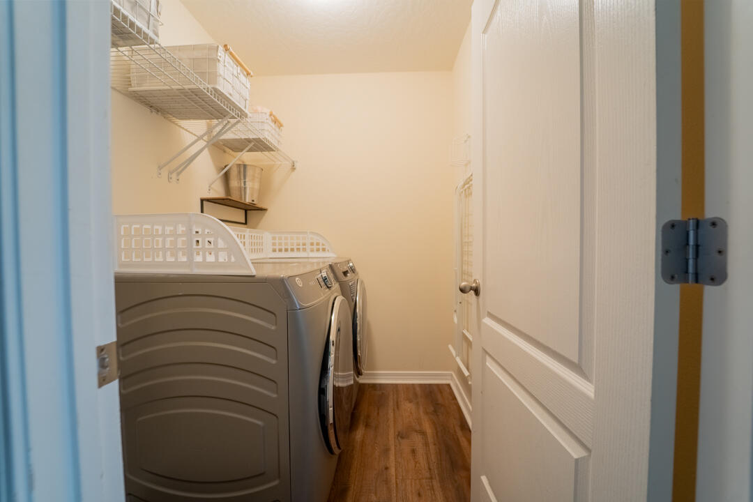 103 6th Avenue Shalimar, FL 32579 - Photo 19 of 23 a utility room with dryer and washer