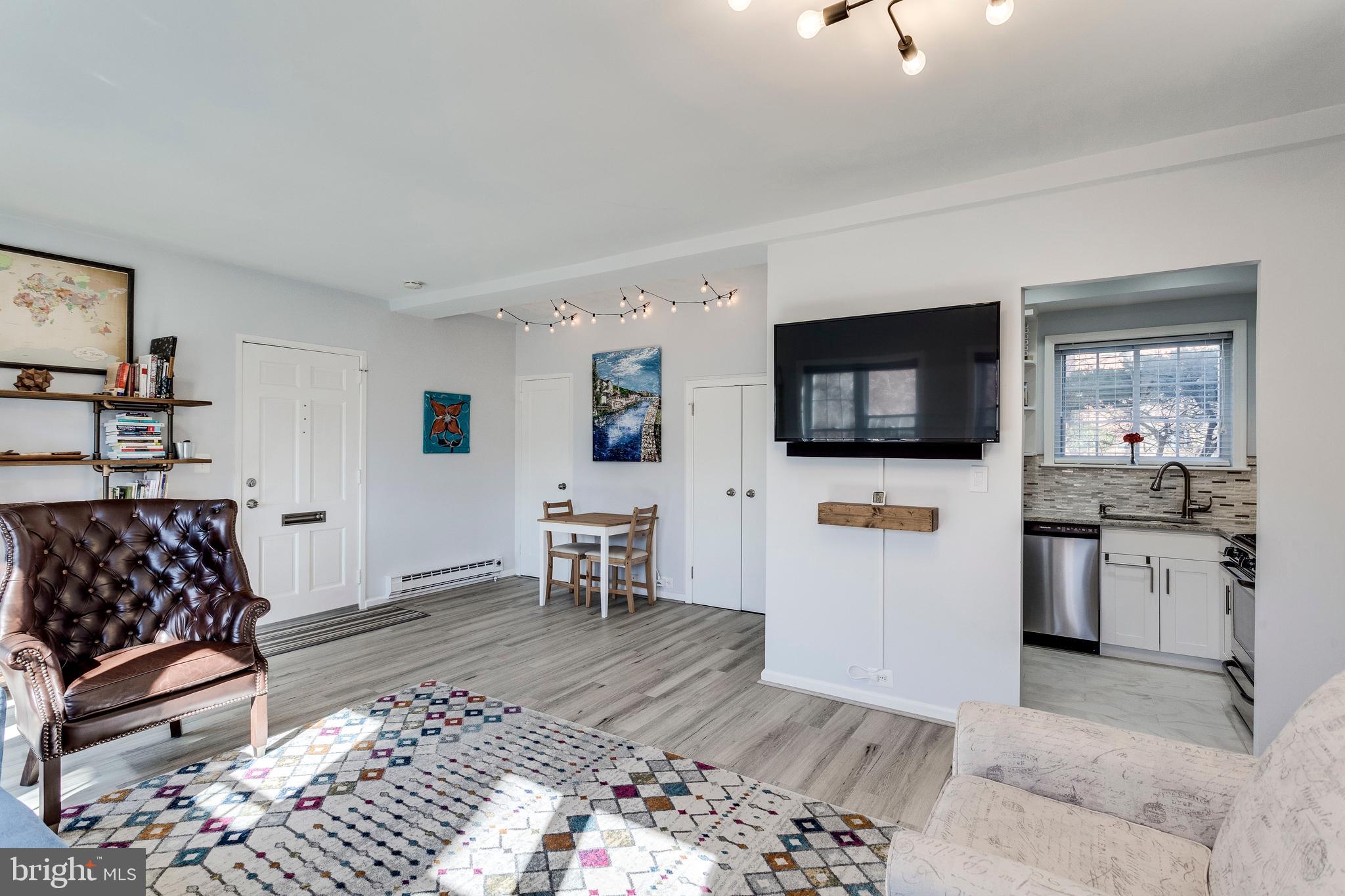 3234 Gunston Road Alexandria, VA 22302 - Photo 3 of 17 Family Room