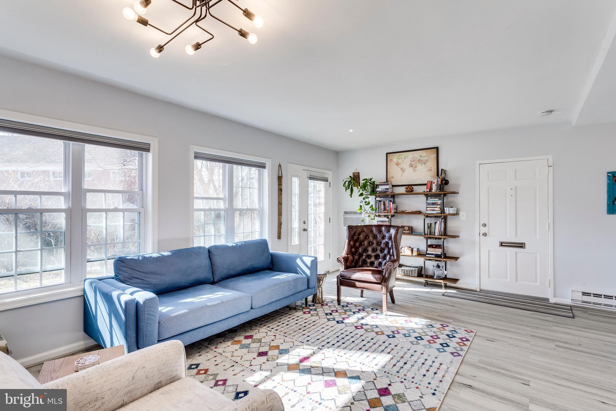3234 Gunston Road Alexandria, VA 22302 - Photo 5 of 17 Family Room