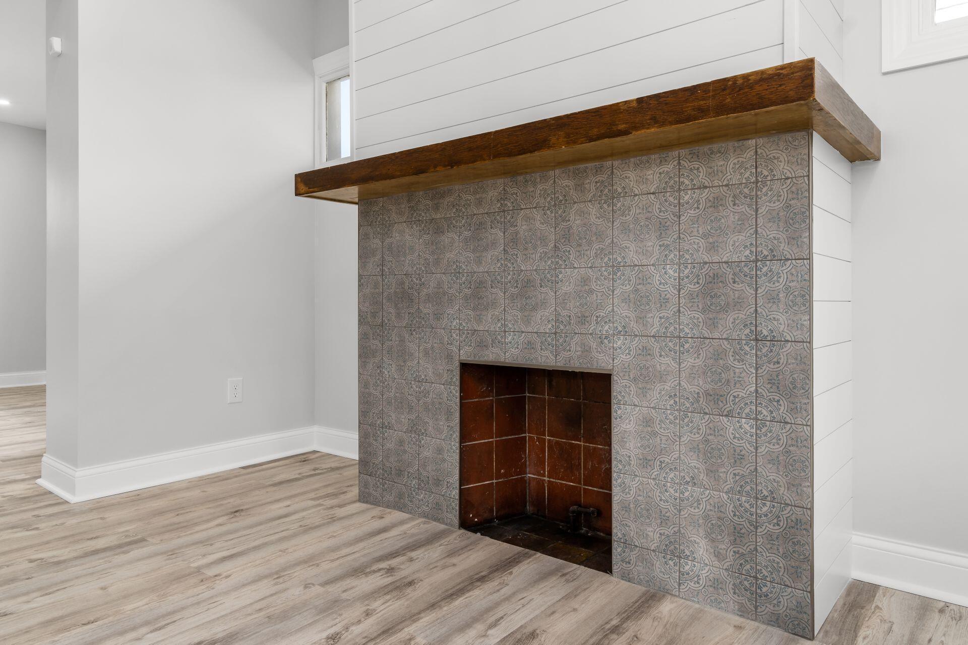 721 Berkeley Road Columbus, OH 43205 - Photo 8 of 29 Gorgeous Decorative Fireplace