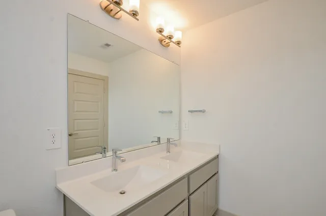 $2,800 | 29203 Pikes Peak Drive, Katy, TX 77494