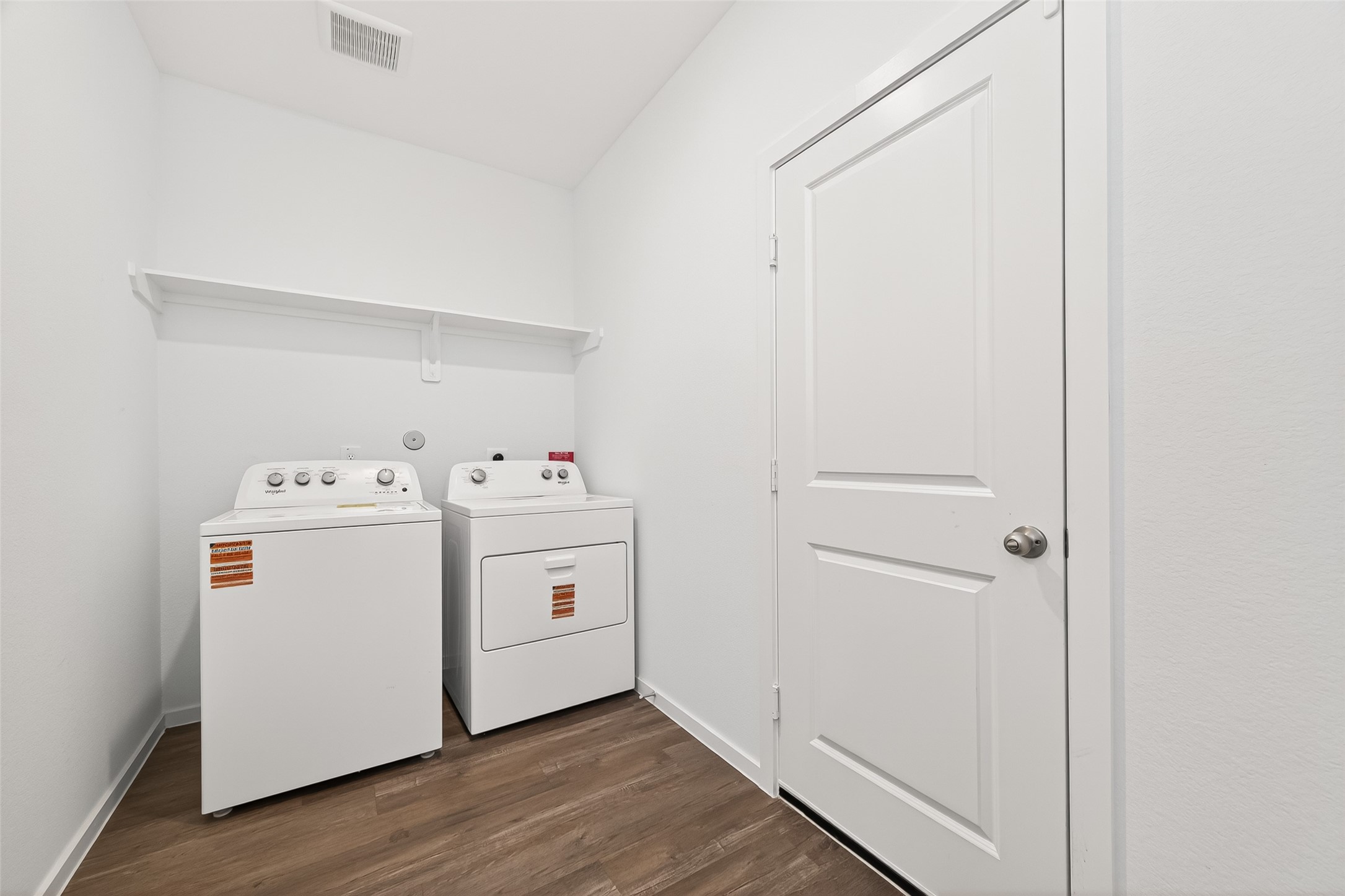 5442 Pinetree Cres Lane Spring, TX 77373 - Photo 18 of 24 Spacious laundry room with washer and dryer included!