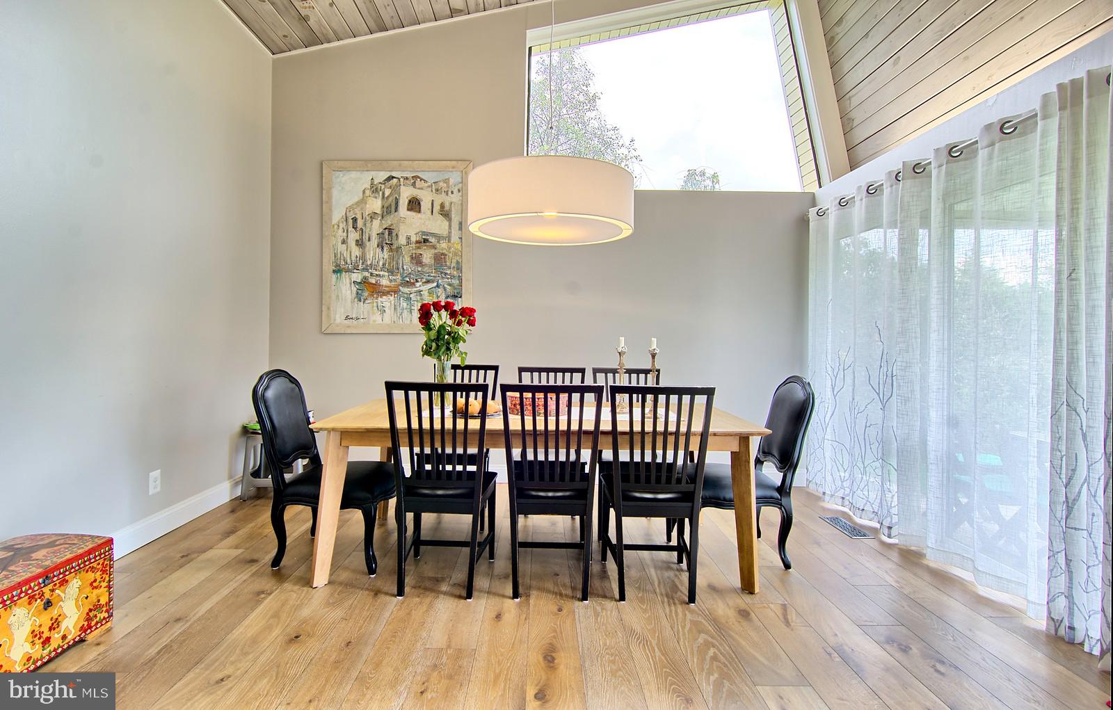 Dining Area off kitchen