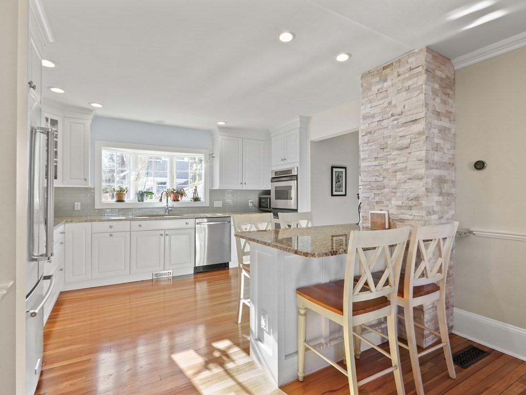 5 Hardy Road Wellesley, MA 02482 - Photo 5 of 30