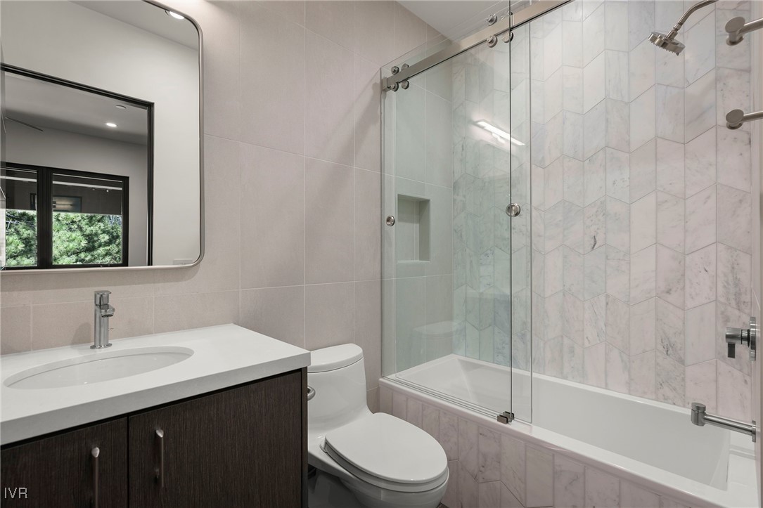 539 Cole Circle Incline Village, NV 89451 - Photo 27 of 49 a bathroom with a sink a toilet and shower