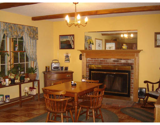 16 Union Road Holland, MA 01521 - Photo 3 of 9