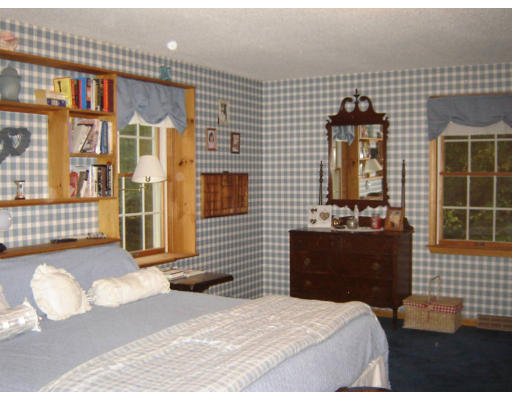 16 Union Road Holland, MA 01521 - Photo 5 of 9