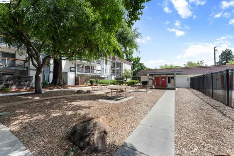 $260,000 | 4081 Clayton Road, Unit 221, Concord, CA 94521
