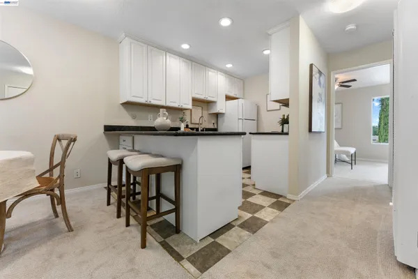 $260,000 | 4081 Clayton Road, Unit 221, Concord, CA 94521