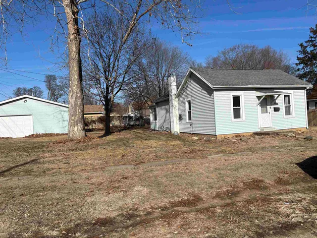 $69,900 | 405 3rd Street, Henry, IL 61537