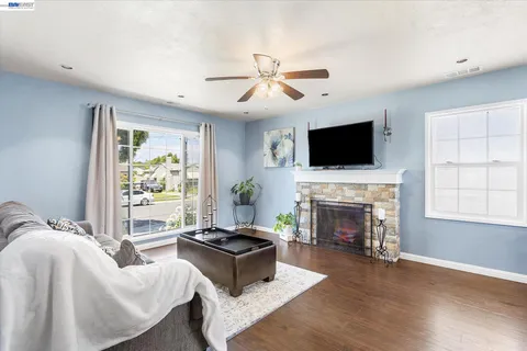 $799,999 | 381 Lexington Avenue, San Leandro, CA 94577