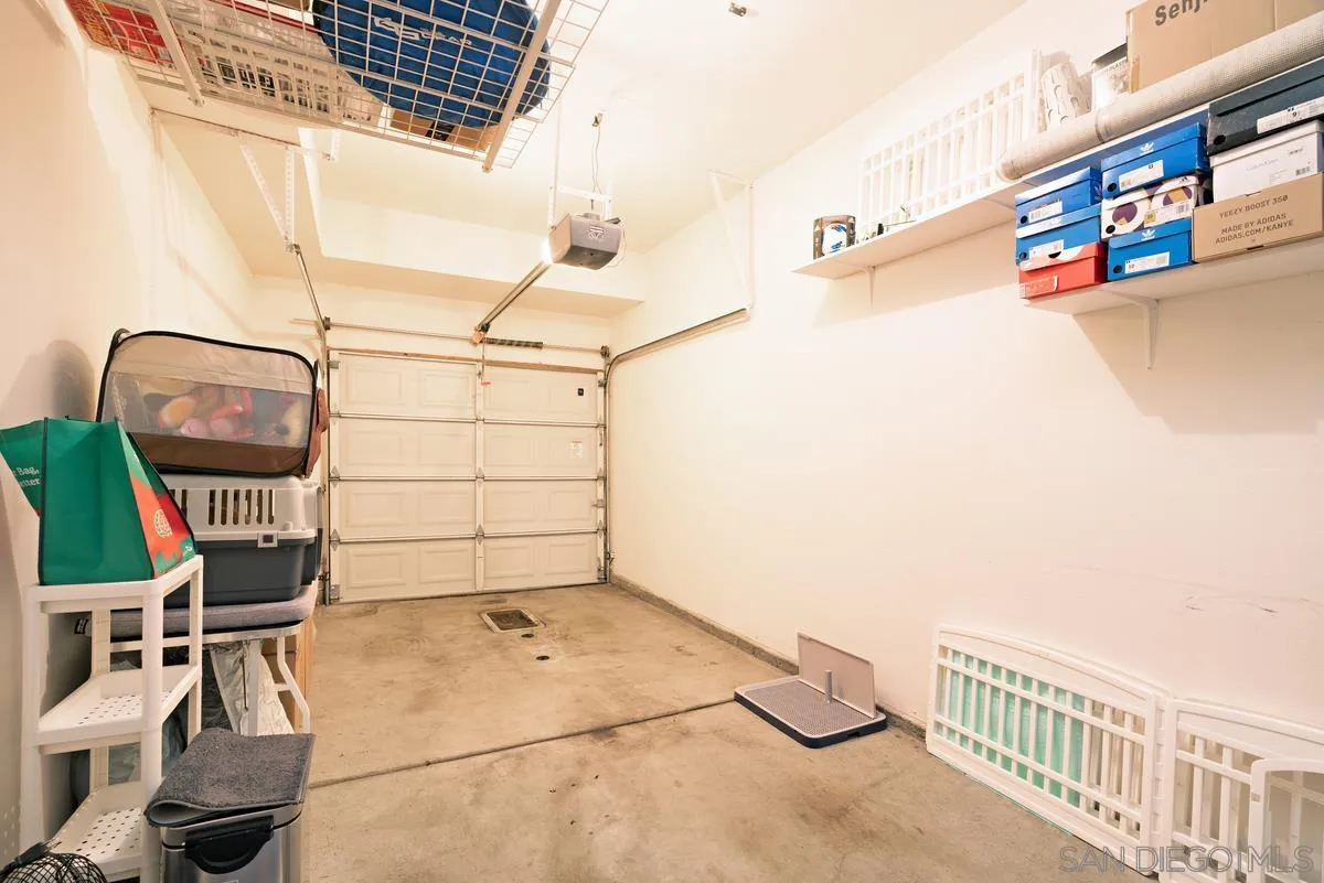 11456 Miro Circle San Diego, CA 92131 - Photo 27 of 34 a view of entryway and hall