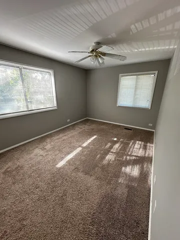 $2,100 | 710 Whitesail Drive, Schaumburg, IL 60194