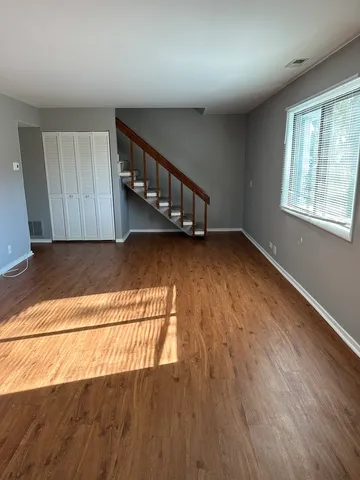 $2,100 | 710 Whitesail Drive, Schaumburg, IL 60194