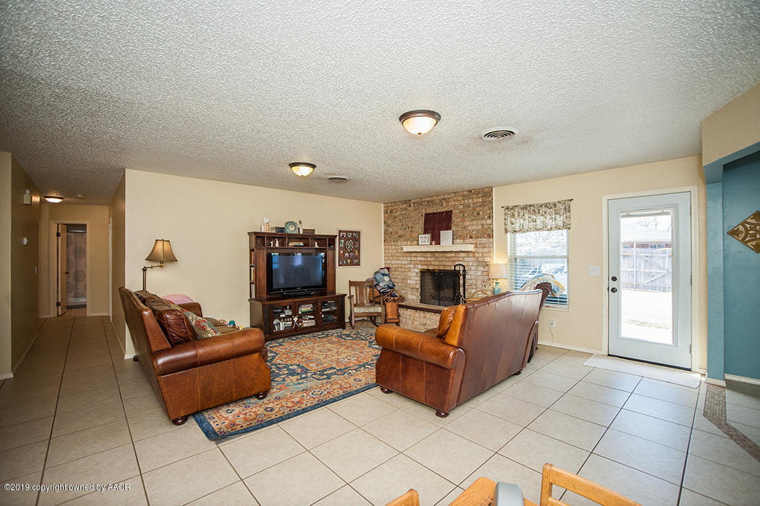 4408 Kingston Road Amarillo, TX 79109 - Photo 4 of 21 4408 Kingston_9782