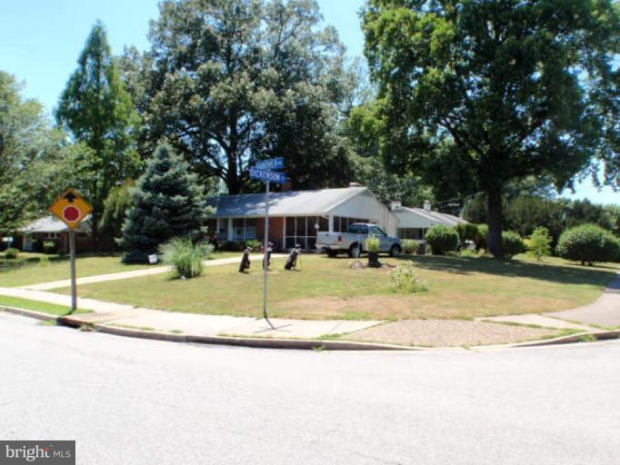 6218 Hanover Avenue Springfield, VA 22150 - Photo 3 of 8 Exterior #2
