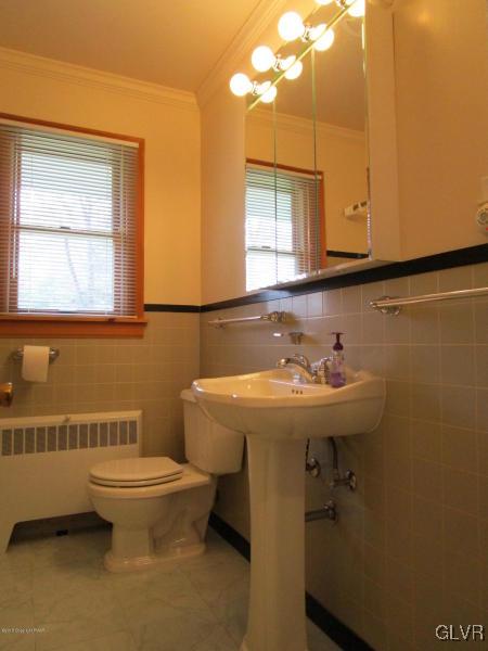 378 Preacher Hill Road Cresco, PA 18326 - Photo 6 of 17 Gallery Image 6