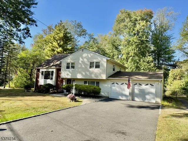 $824,900 | 29 Beach Street, East Hanover, NJ 07936