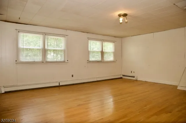 $824,900 | 29 Beach Street, East Hanover, NJ 07936