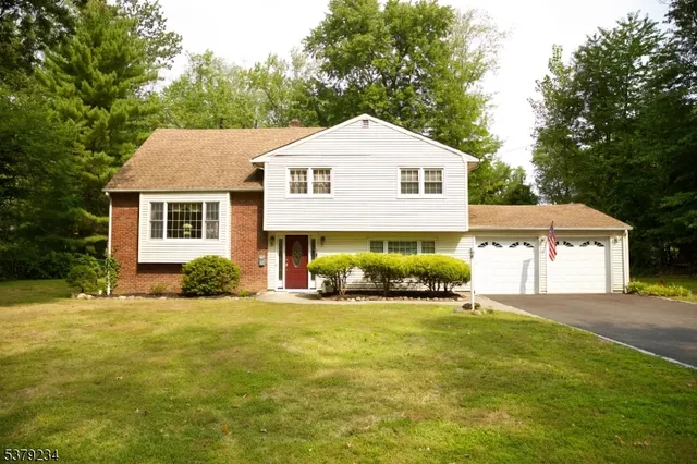 $824,900 | 29 Beach Street, East Hanover, NJ 07936