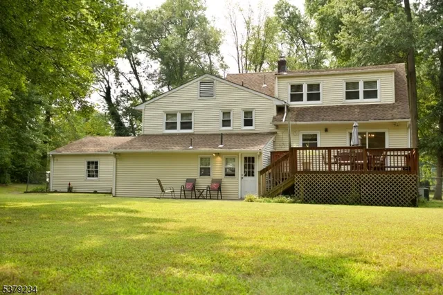 $824,900 | 29 Beach Street, East Hanover, NJ 07936