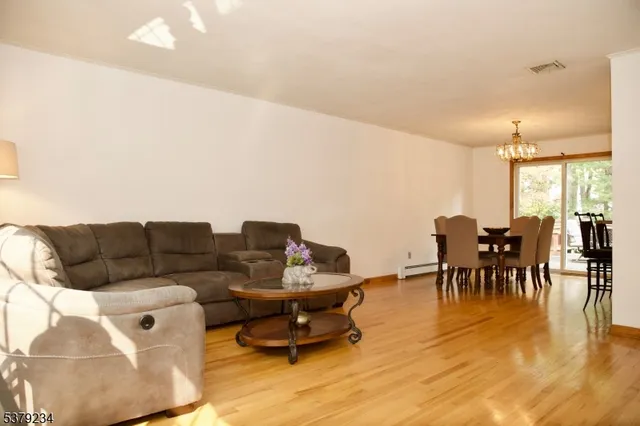 $824,900 | 29 Beach Street, East Hanover, NJ 07936