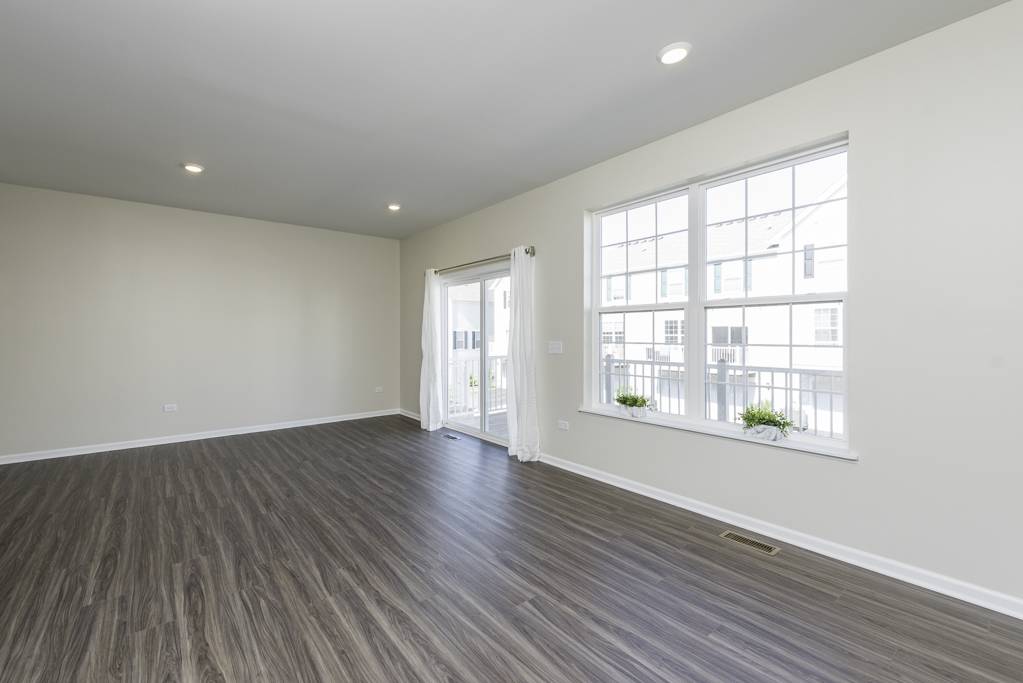 804 Neubauer Circle Lindenhurst, IL 60046 - Photo 7 of 33