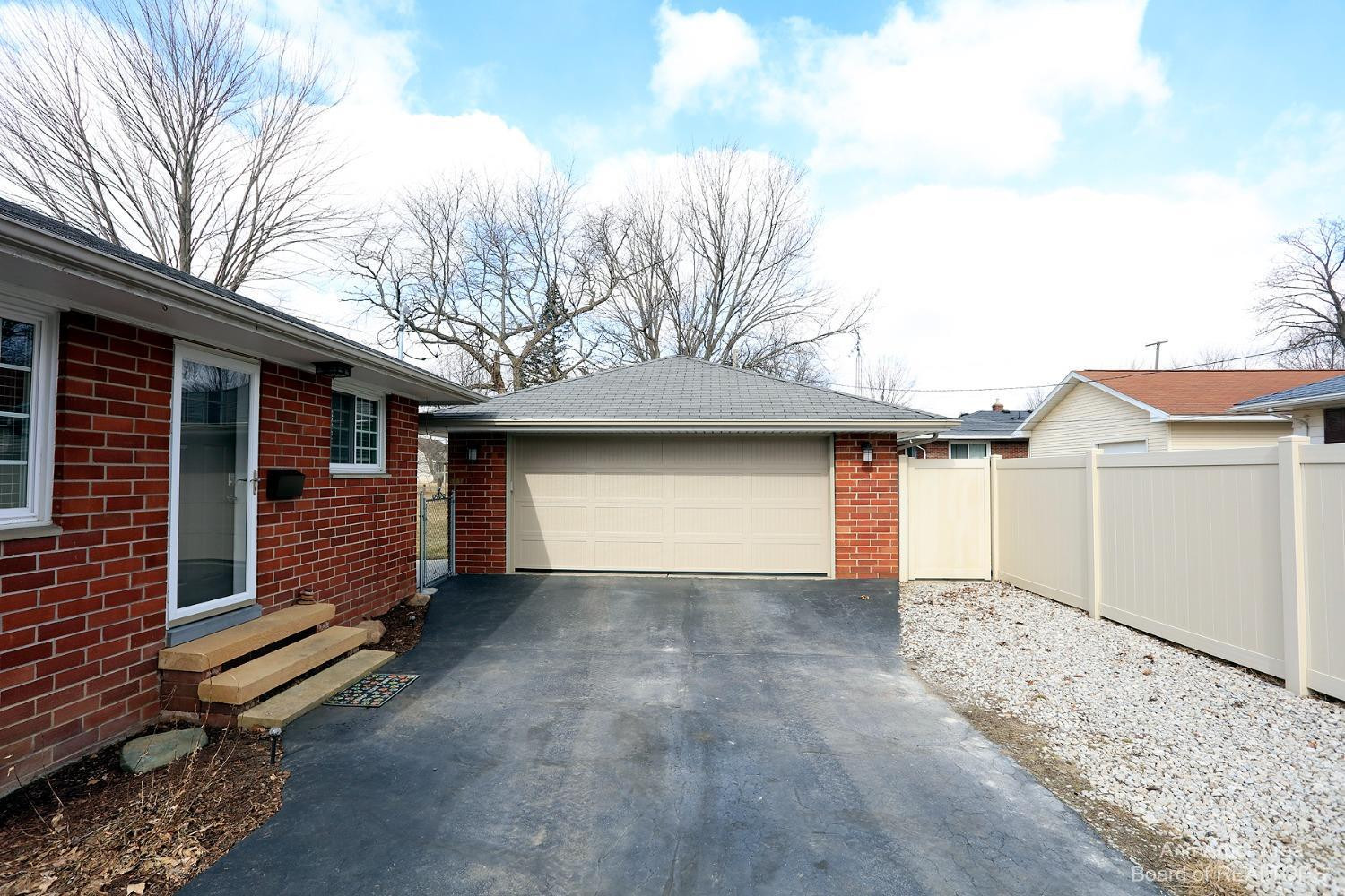 588 Riley Street Dundee, MI 48131 - Photo 4 of 40 Photo 4