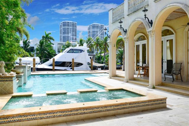 $5,100,000 | 428 Golden Beach Drive, Golden Beach, FL 33160