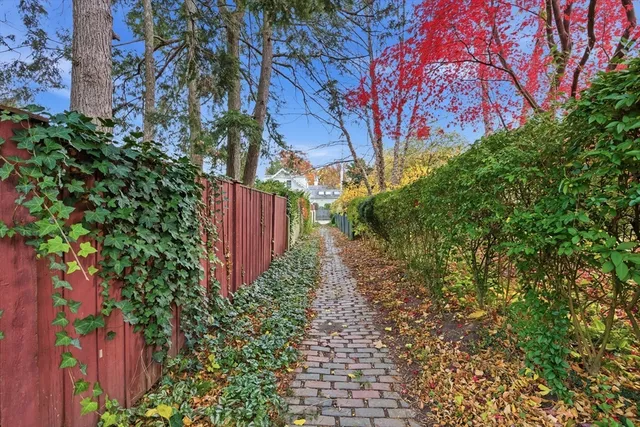 $2,950,000 | 12 Gray Gardens West, Cambridge, MA 02138