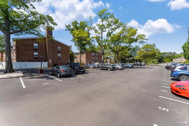 $229,000 | 61 Maine Avenue, Unit F6, Rockville Centre, NY 11570