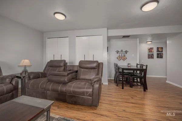$975,000 | 644 Ontario Heights Road, Ontario, OR 97914