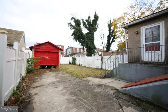 $160,650 | 235 Felton Avenue, Darby, PA 19023