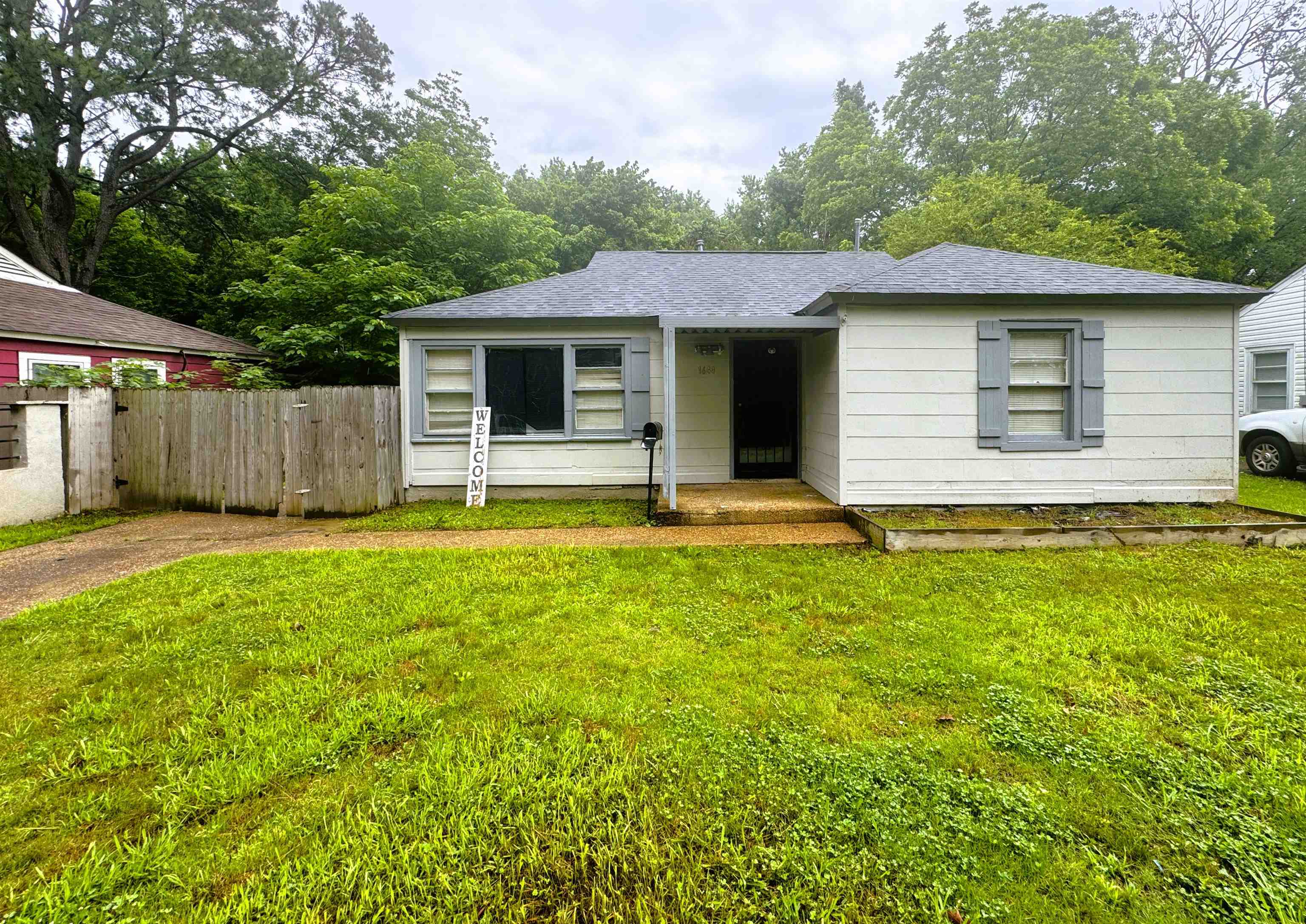 1644 Russwood Road Memphis, TN 38108 - Photo 2 of 16