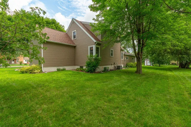 $209,500 | 702 9th Avenue South, St. James, MN 56081