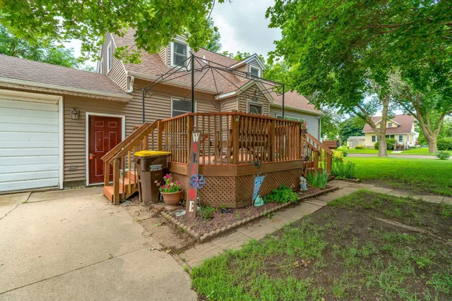 $209,500 | 702 9th Avenue South, St. James, MN 56081