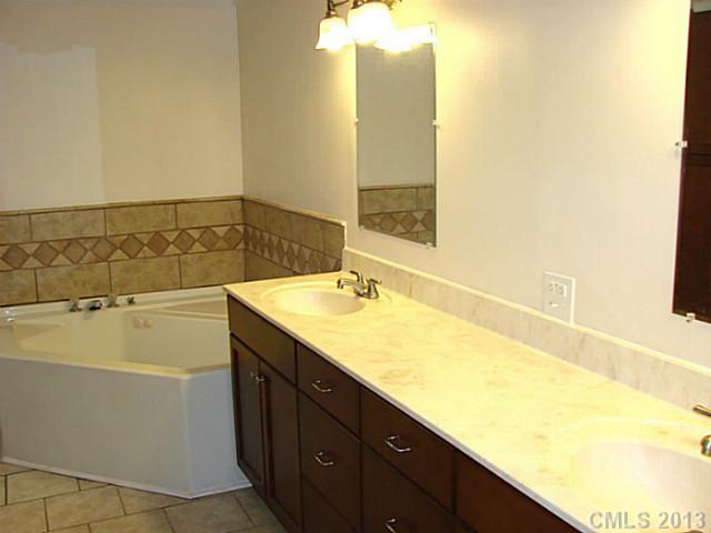 385 South Paraham Road York, SC 29745 - Photo 9 of 13