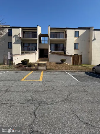 $2,100 | 10122 Campus Way South, Unit 2021A, Upper Marlboro, MD 20774