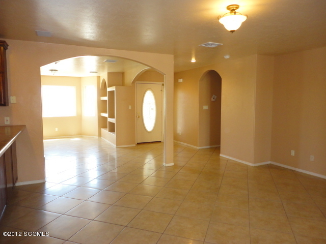 73 Círculo Cortez Rio Rico, AZ 85648 - Photo 4 of 12