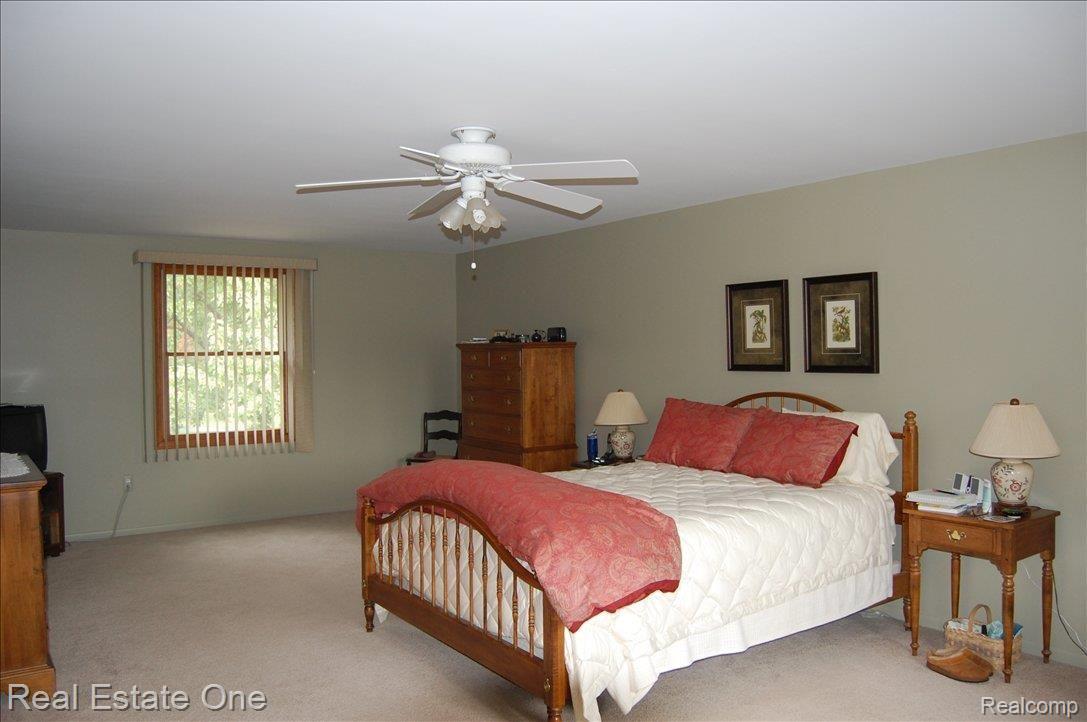 1521 Fieldstone Drive Rochester, MI 48309 - Photo 12 of 12 N. Fieldstone 1521 021