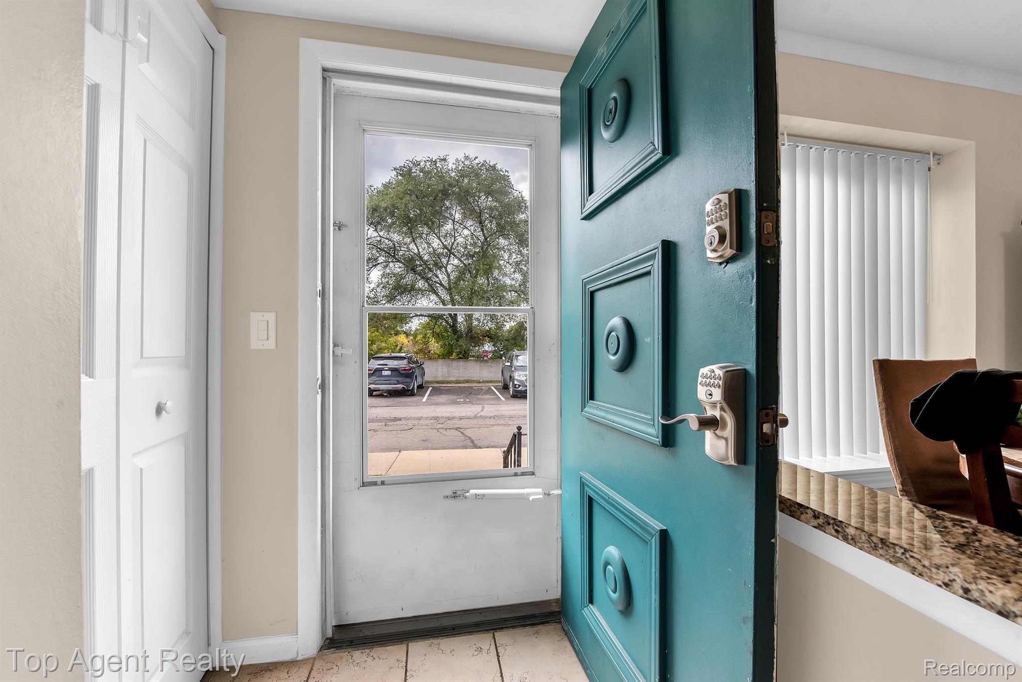 4380 15 Mile Road Sterling Heights, MI 48310 - Photo 6 of 25 Gallery Image 6