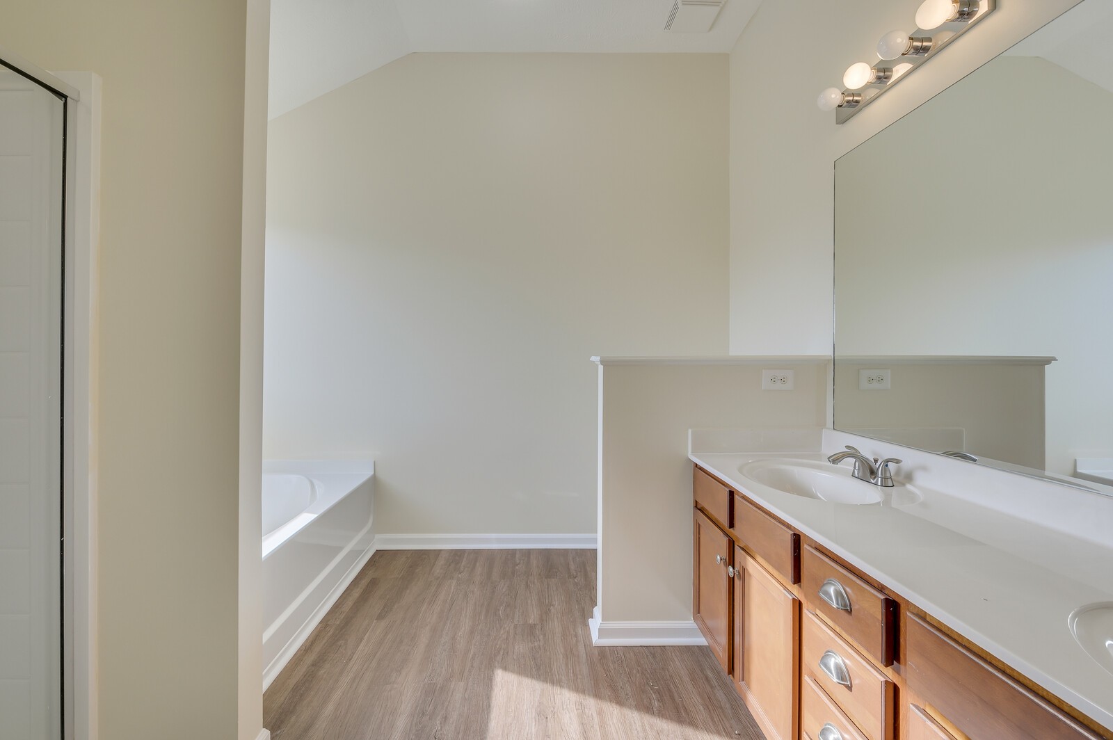 957 Legacy Park Road Mount Juliet, TN 37122 - Photo 12 of 15 Gallery Image 12