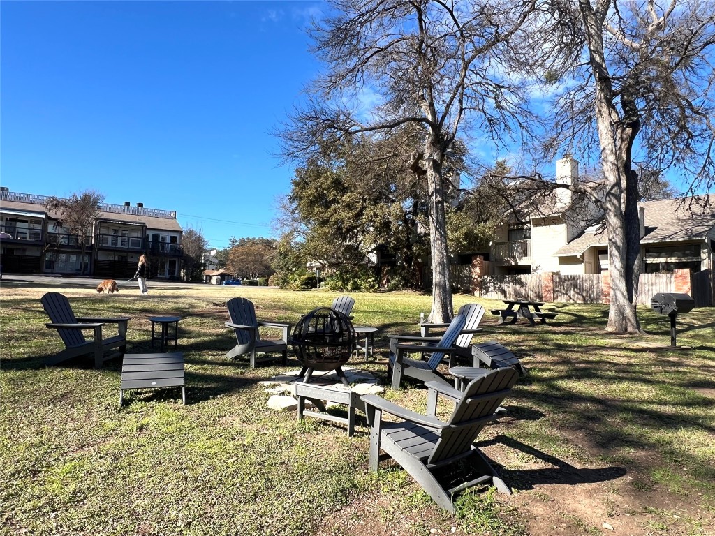 3801 Menchaca Road, Unit 50 Austin, TX 78704 - Photo 28 of 30 a view of a patio with a patio